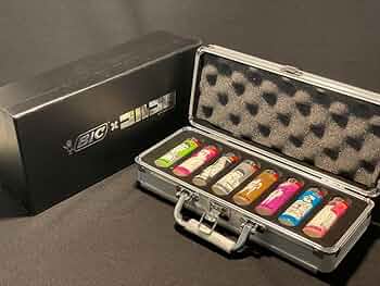 BIC×ゴルゴ13　ライター専用収納アタッシュケース 71Kb+kky4oL._UF350,350_QL50_.jpg